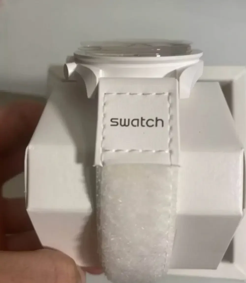 Omega x Swatch Mission to the Moonphase “Snoopy” bioceramic White